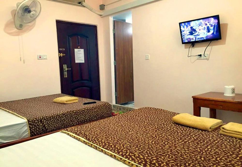 باتامبانغ First Hotel المظهر الخارجي الصورة