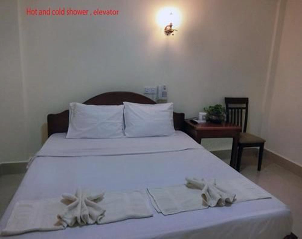 باتامبانغ First Hotel المظهر الخارجي الصورة